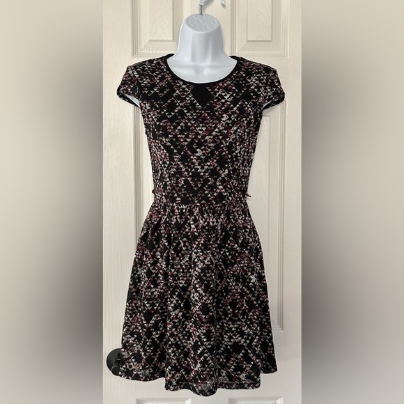 City Triangles Dresses & Skirts - City Triangles Geometric Fit & Flare Dress | Size Small